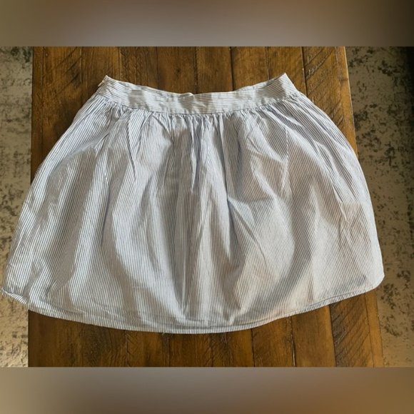 Gap skirt. - Picture 2 of 8